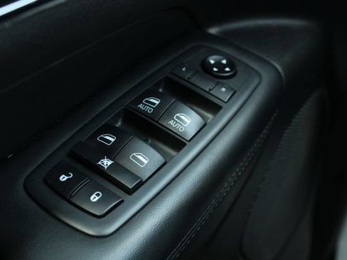 Used 2020 Jeep Grand Cherokee Limited AWD/4WD image 27