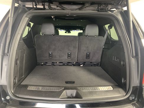 Used 2024 Chevrolet Suburban Premier AWD/4WD image 33