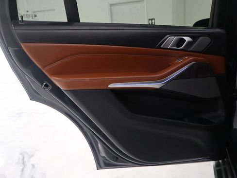 Used 2019 BMW X7 xDrive40i w/ Premium Package AWD/4WD image 16