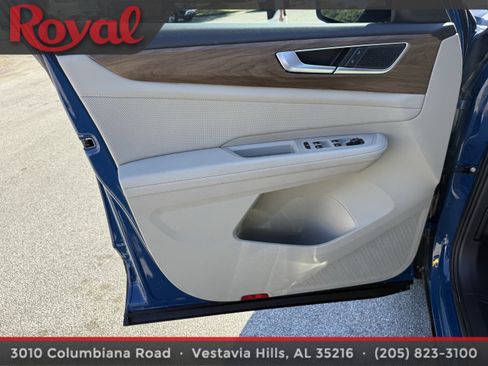 Certified 2025 Volkswagen Atlas SE image 14