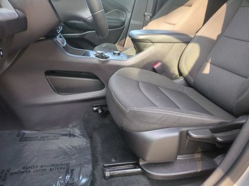Used 2024 GMC Terrain SLE FWD image 13