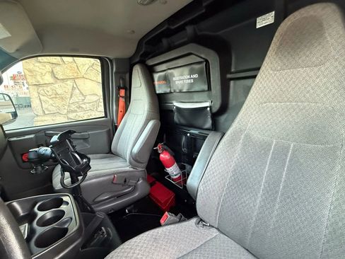 Used 2017 Chevrolet Express 2500 image 11