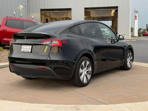 Used 2024 Tesla Model Y Long Range AWD/4WD image 5