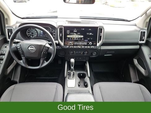 Used 2025 Nissan Frontier SV image 9