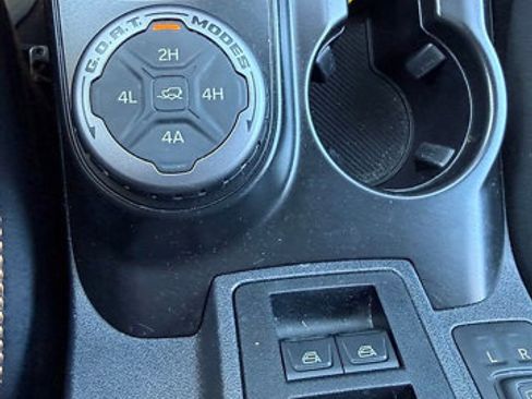 Used 2023 Ford Bronco Badlands image 47