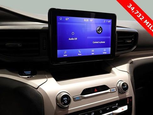 Used 2023 Ford Explorer XLT image 20