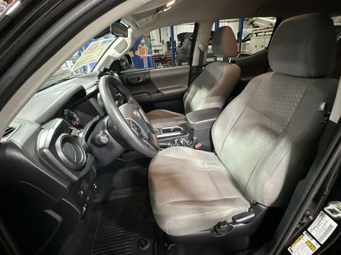 Used 2020 Toyota Tacoma SR image 17