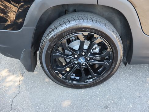 Used 2019 GMC Terrain SLE w/ Driver Convenience Package AWD/4WD image 38