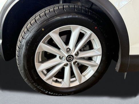 Used 2019 Nissan Rogue Sport SV image 18