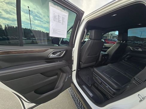 Used 2023 Chevrolet Tahoe Z71 w/ Luxury Package image 10