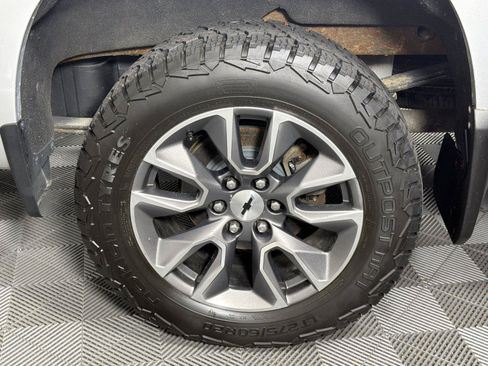 Used 2020 Chevrolet Silverado 1500 RST AWD/4WD image 19