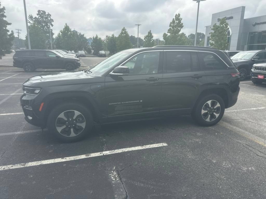 New 2024 Jeep Grand Cherokee Limited 4xe w/ Luxury Tech Group II AWD/4WD image 3