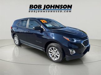 Used 2020 Chevrolet Equinox LS w/ LS Convenience Package image 1