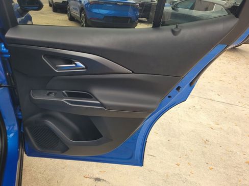 New 2026 Chevrolet Equinox EV LT image 18