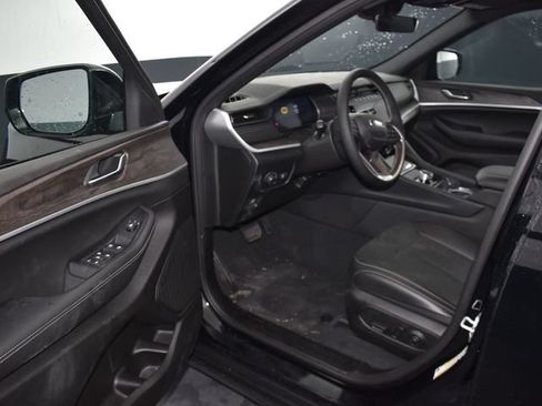 New 2026 Jeep Grand Cherokee Altitude AWD/4WD image 11