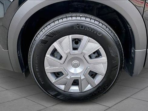 Certified 2025 Nissan Kicks S image 11