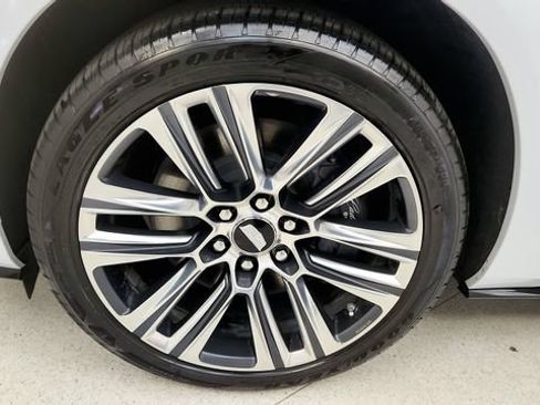 Used 2026 Cadillac Vistiq Platinum w/ LPO, Floor Liner Package AWD/4WD image 85