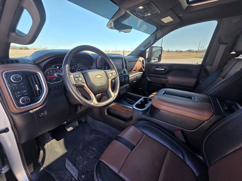 Used 2022 Chevrolet Silverado 2500 High Country image 17