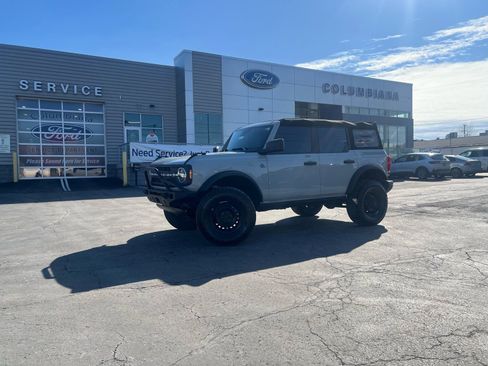 Used 2023 Ford Bronco Black Diamond image 2