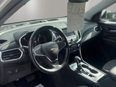 Used 2022 Chevrolet Equinox LT w/ Driver Convenience Package FWD image 12