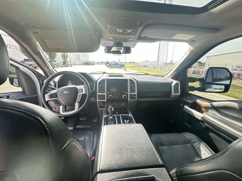 Used 2016 Ford F150 Lariat w/ Equipment Group 502A Luxury AWD/4WD image 21