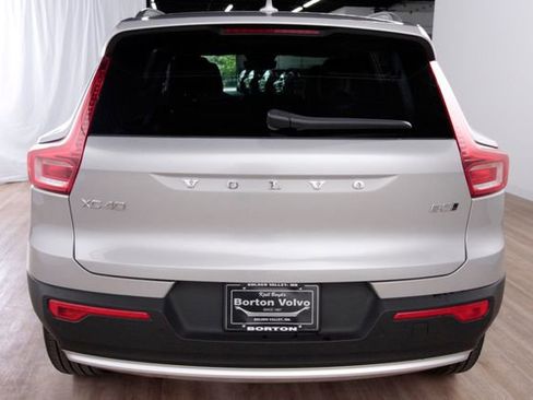 Certified 2025 Volvo XC40 B5 Core w/ Climate Package AWD/4WD image 6