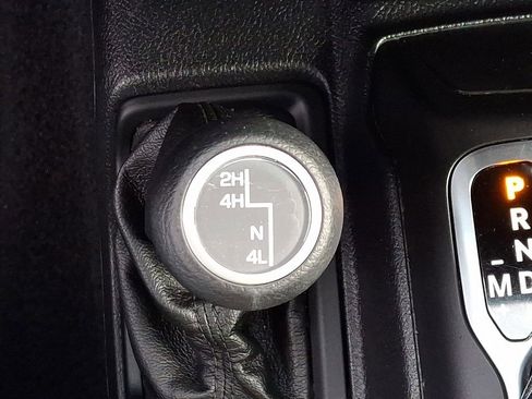 Used 2020 Jeep Wrangler Unlimited Sport S image 28