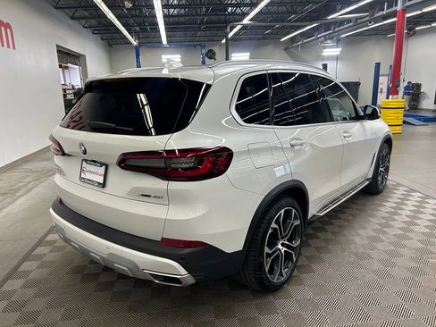 Used 2022 BMW X5 xDrive40i w/ Premium Package AWD/4WD image 13