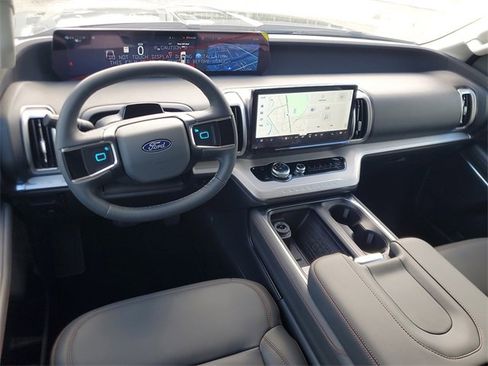 New 2025 Ford Expedition Active image 16