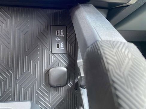 Used 2025 Toyota Tacoma Trailhunter image 29