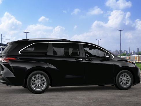 New 2026 Toyota Sienna XLE AWD/4WD image 11