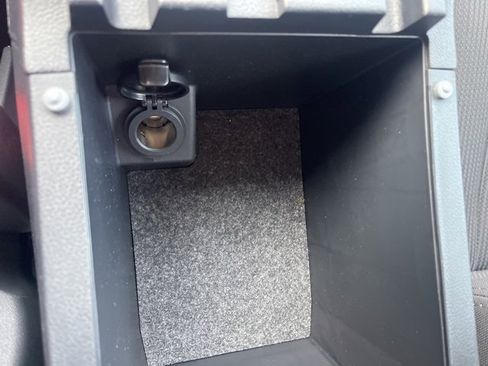 Used 2025 Subaru Legacy Premium image 31