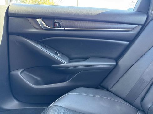 Used 2019 Honda Accord Touring image 17