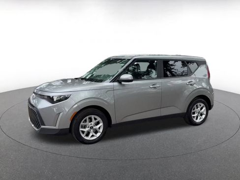 Used 2025 Kia Soul LX w/ LX Technology Package image 8