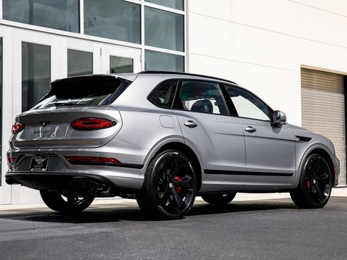 New 2026 Bentley Bentayga AWD/4WD image 19
