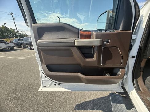 Used 2018 Ford F150 King Ranch w/ Equipment Group 601A Luxury AWD/4WD image 18