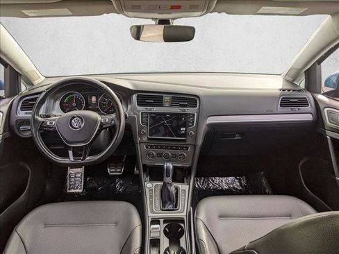 Used 2016 Volkswagen e-Golf SEL Premium w/ Driver Assistance Package image 17