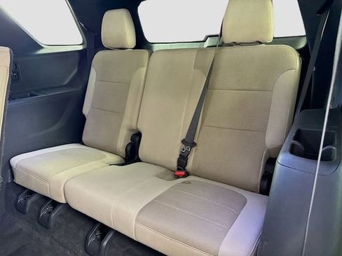 Used 2022 Chevrolet Traverse LS image 13