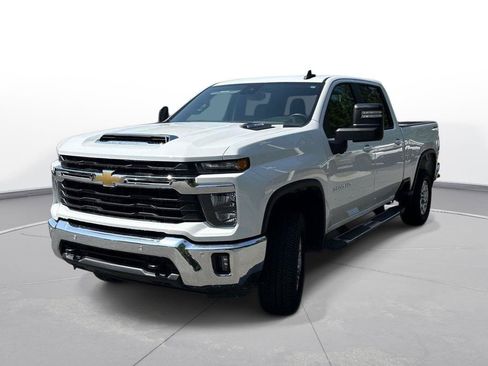 Used 2025 Chevrolet Silverado 3500 LT w/ Safety Package AWD/4WD image 2