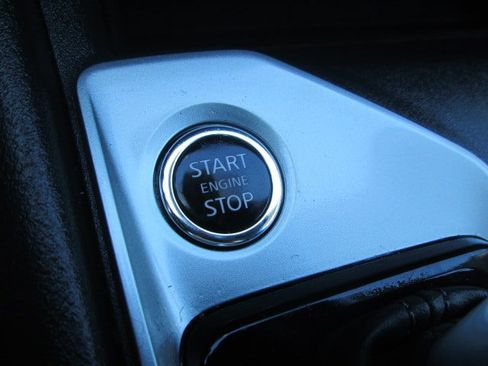 Used 2025 Nissan Altima 2.5 SV FWD image 18