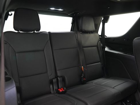 Used 2025 GMC Yukon Denali w/ Denali Reserve Package AWD/4WD image 12
