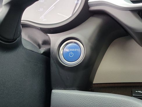 Used 2023 Toyota Sienna XLE image 28