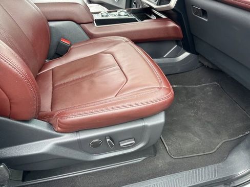 Used 2024 Ford Expedition Limited image 45