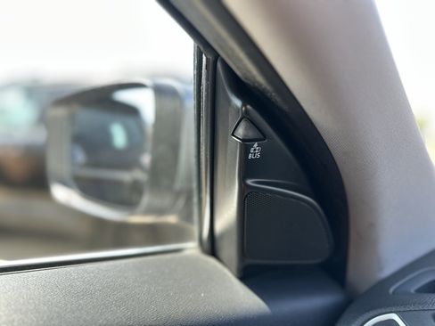 Used 2016 Volvo XC60 T5 Premier w/ Proximity Package FWD image 30