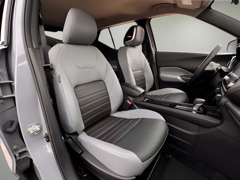 Used 2024 Nissan Kicks SR w/ SR Premium Package image 23