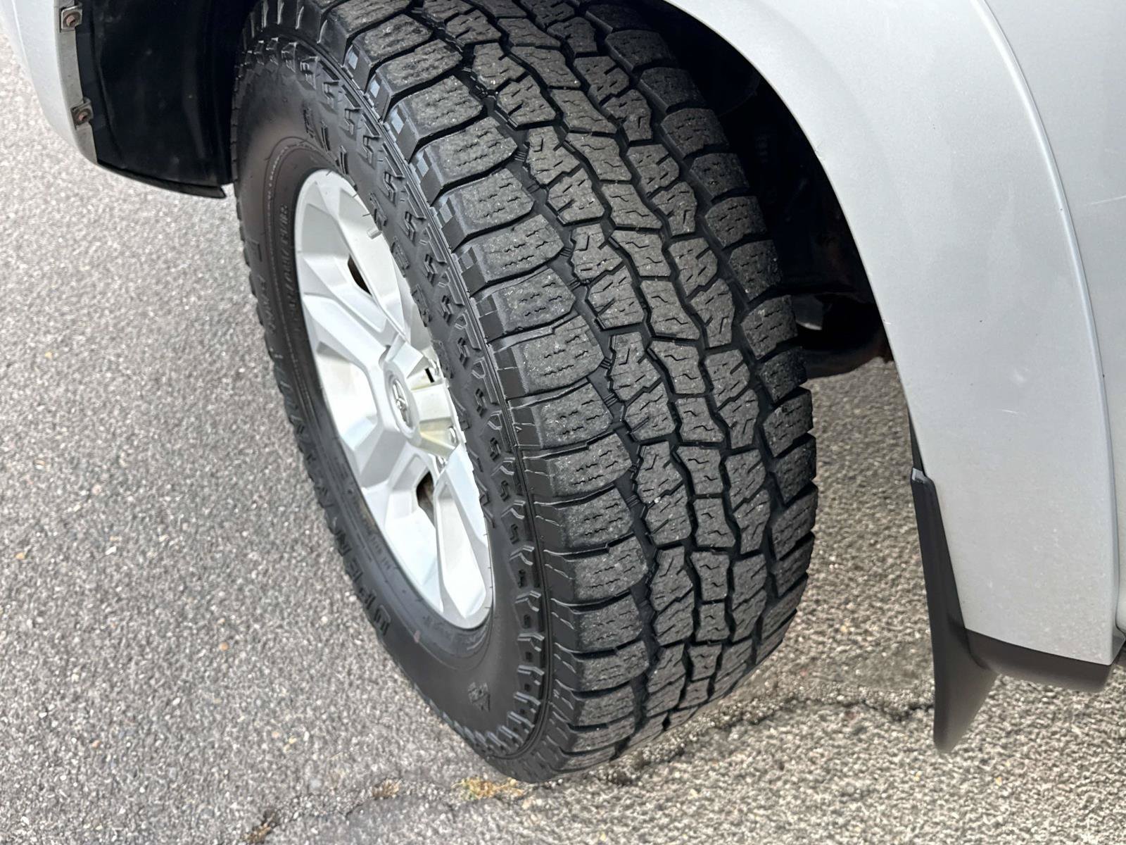Used 2016 Toyota 4Runner SR5 AWD/4WD image 8