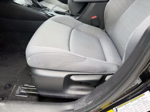 Used 2025 Toyota Corolla SE FWD image 30