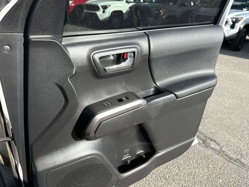 Used 2023 Toyota Tacoma TRD Off-Road AWD/4WD image 18