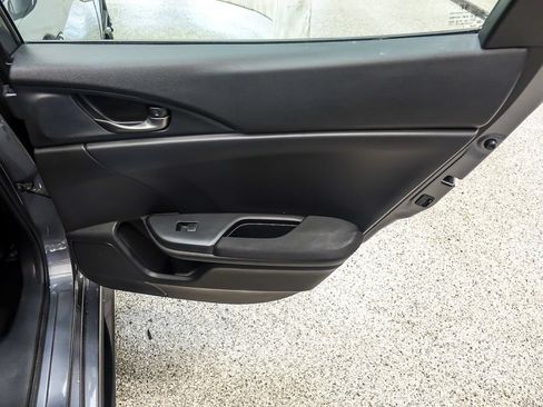 Used 2018 Honda Civic Sport image 21