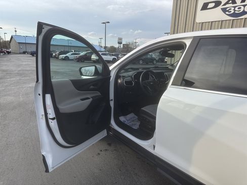 Used 2022 Chevrolet Equinox LT AWD/4WD image 11